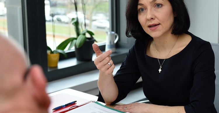 Titelbild &quot;…mit Katherina Reiche, Hauptgeschäftsführerin des Verbandes kommunaler Unternehmen&quot;