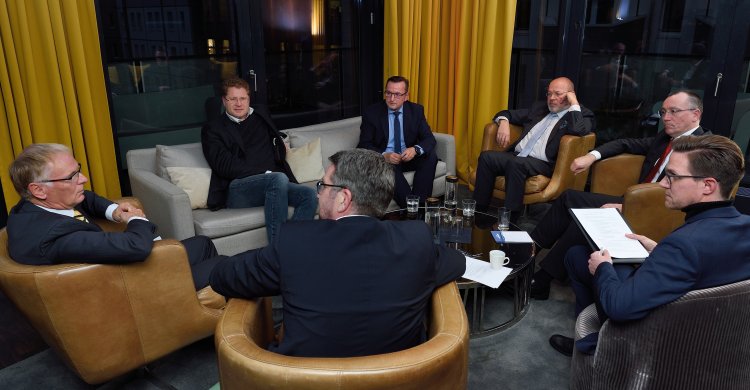 Titelbild zum Artikel "Marktdesign – Zwei Infrastrukturen, ein Ziel?!"