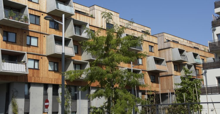 Titelbild &quot;Seestadt Aspern: Urbanes Forschungsprojekt mit Fokus auf Smart Buildings.&quot;