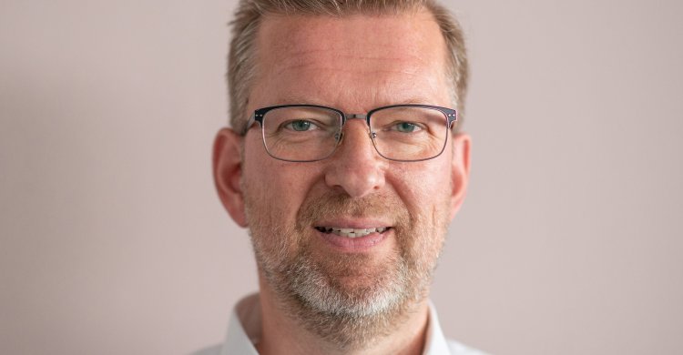Titelbild &quot;"Stahlspeicher passen hervorragend zu grünem Wasserstoff."&quot;