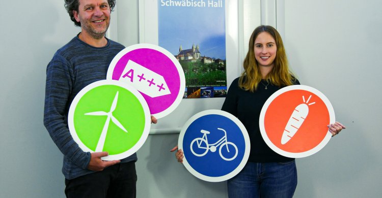 Titelbild &quot;Auf dem Weg zu 100 Prozent erneuerbarer Energie Eine Stadt auf der Reise&quot;