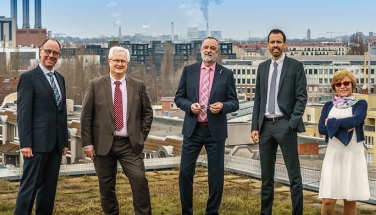 Artikelbild zu "Outsourcing: Externe nEHS-Berater bei Registerkonten & Co."