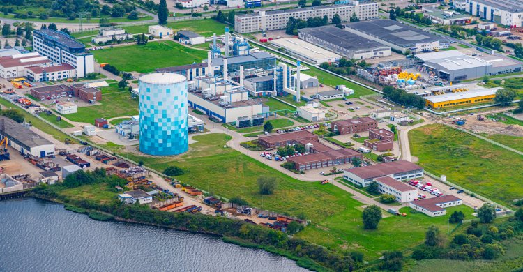 Titelbild zum Artikel "Energieeffizienz von der Ostseeküste"